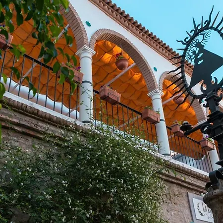 Puerta De La Luna Pensión 2*