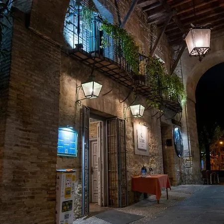 Guest house Puerta De La Luna 2*