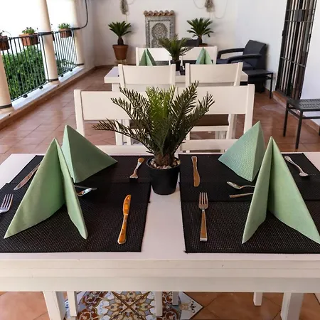 Guest house Puerta De La Luna 2*